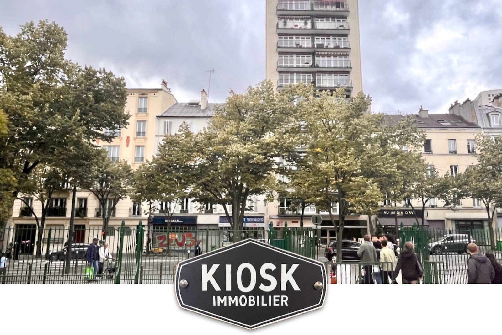 Le KIOSK immobilier propose de louer une Chambre meublée dans un immeuble de bon standing face au Parc de Choisy à Paris 13e